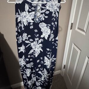 Roz & Ali Navy and White Floral Dress